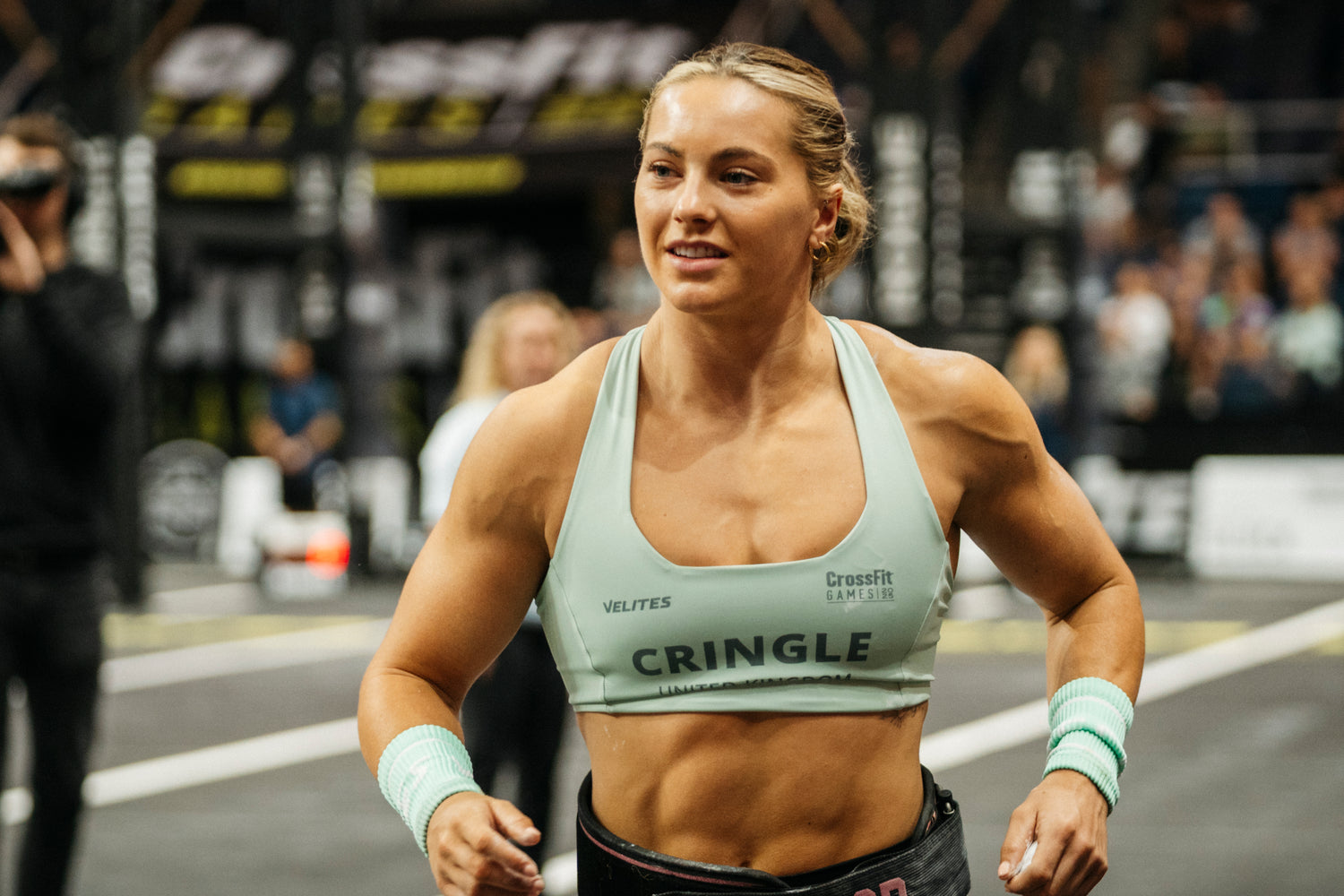 Vorwärtsrolle und Rückwärtsrolle in die Stützposition CrossFit Games 2026