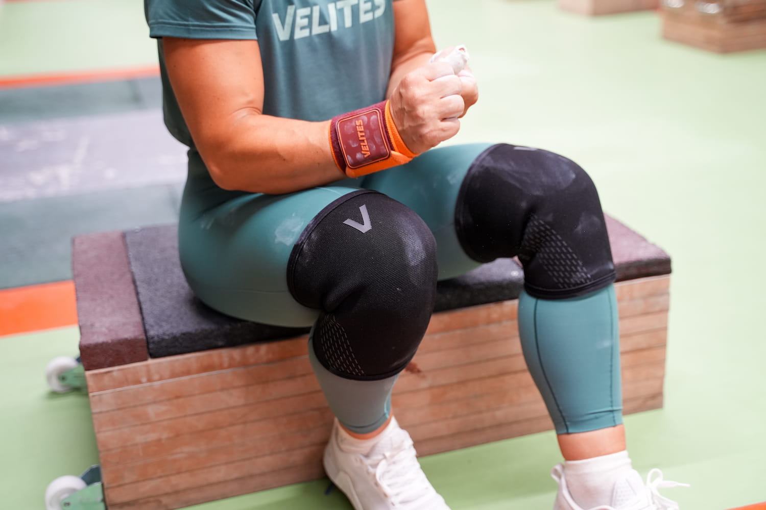 Stoff- vs Neopren-Kniebandagen VELITES Test Lydia Valentin