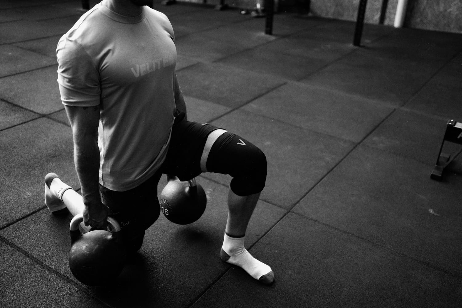 Geheimnis von Elite-Athleten, Kraft und Cardio abzuwechseln – VELITES Kniesleeves